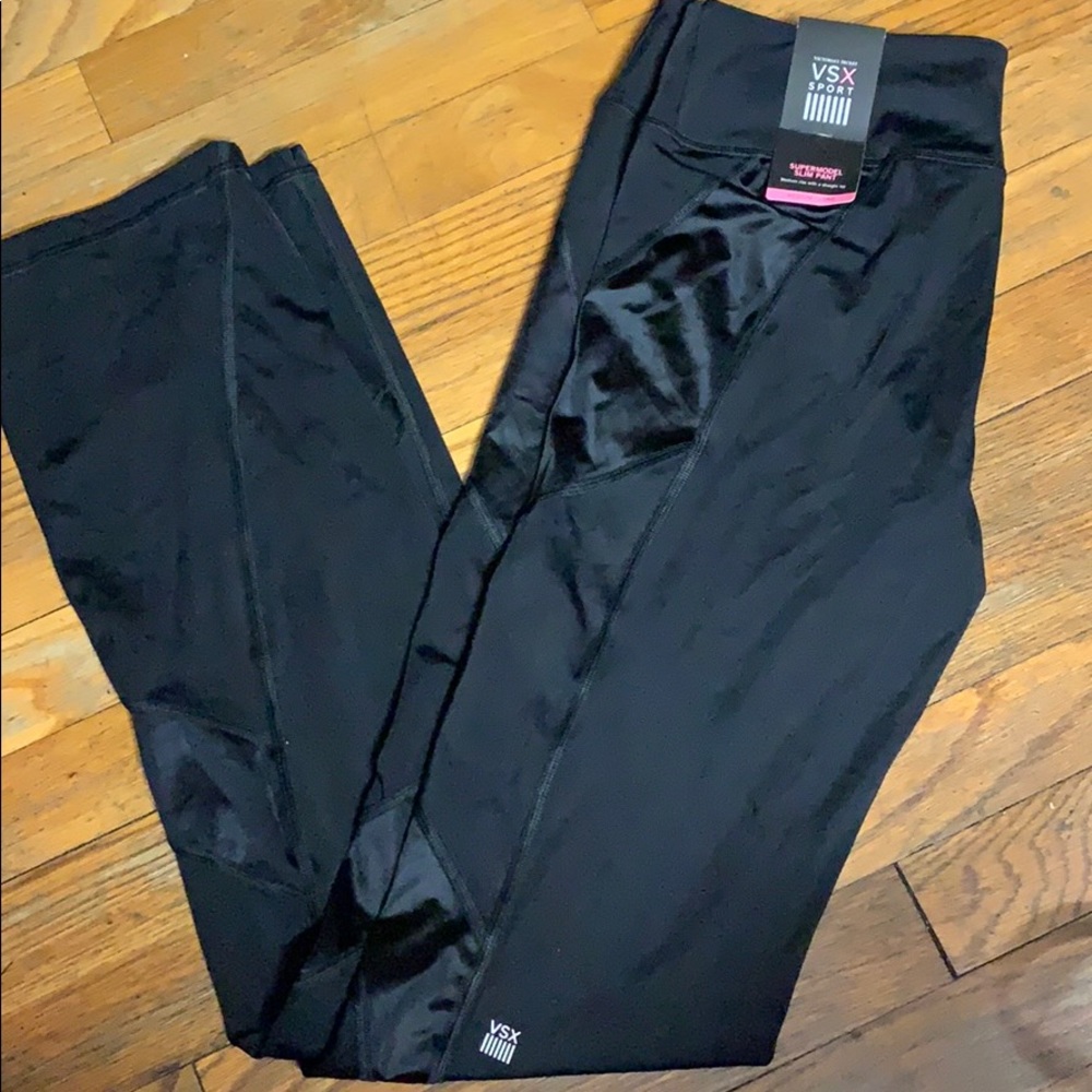 Victoria’s Secret Sport- supermodel slim pant NWT flare legging